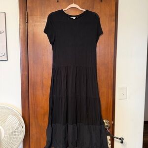 Women’s Black Tiered Short-Sleeve Dress